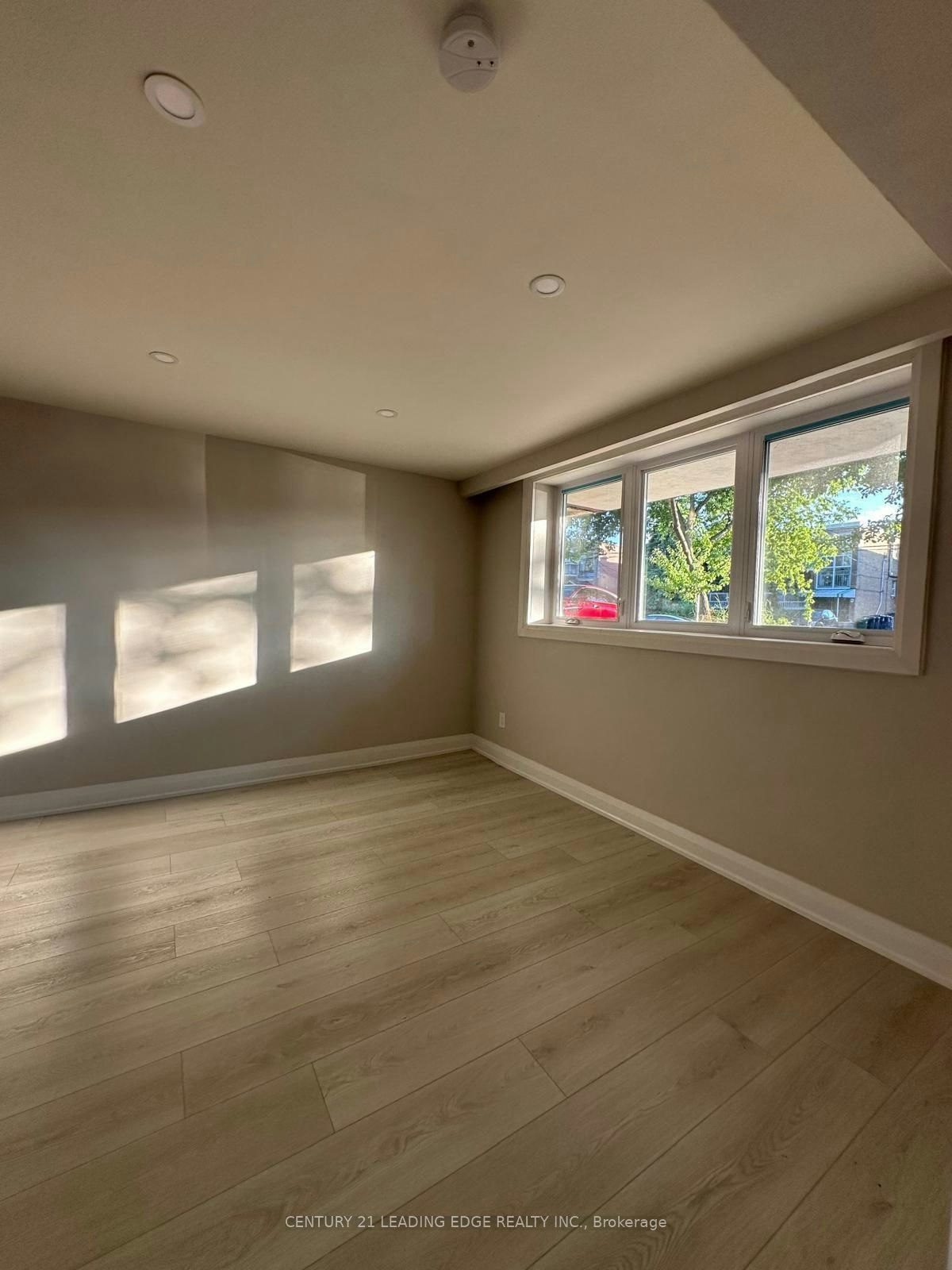 Lower Level-246 Pannahill Road, Toronto, ON, M3H 4N8 - 5