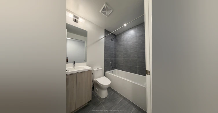 2202-400 King Street, Toronto, ON, M5V 1K2 - 2