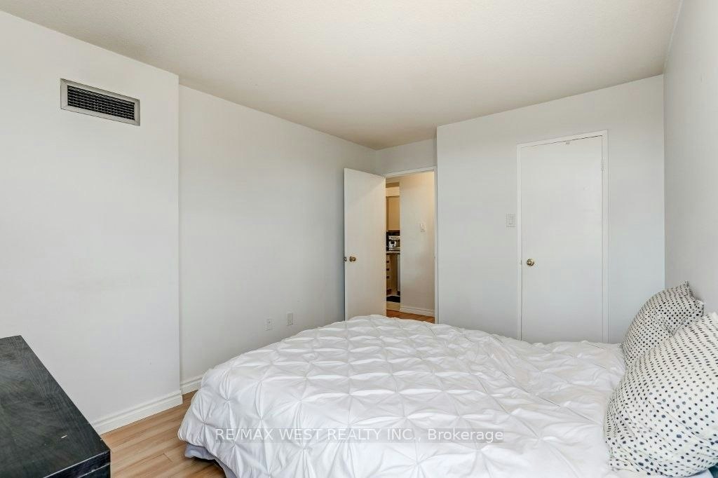 1103-117 Gerrard Street E, Toronto, ON, M5B 2L4 - 13