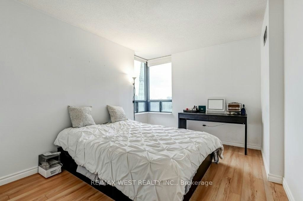 1103-117 Gerrard Street E, Toronto, ON, M5B 2L4 - 12