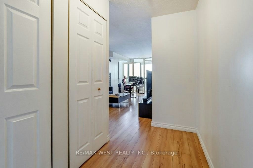 1103-117 Gerrard Street E, Toronto, ON, M5B 2L4 - 3