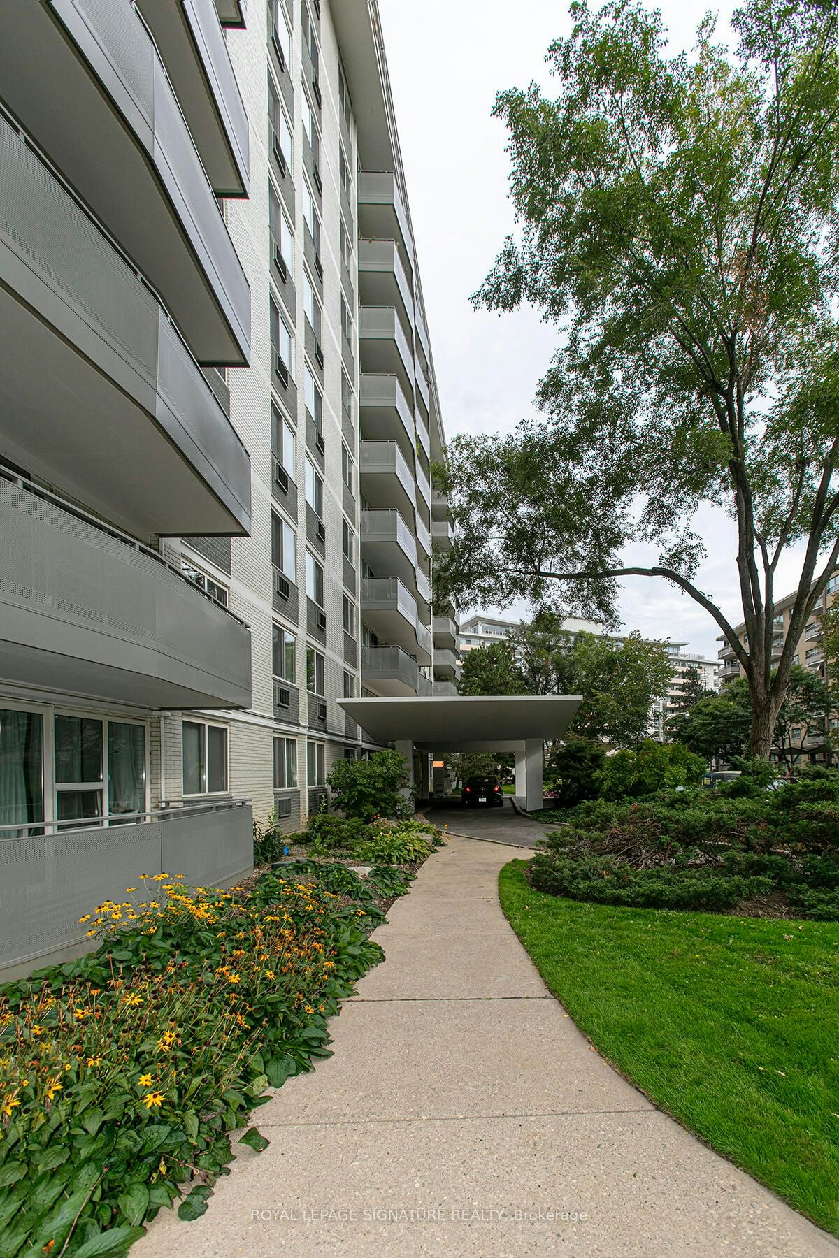 201-10 Shallmar Boulevard, Toronto, ON, M5N 1J4 - 4