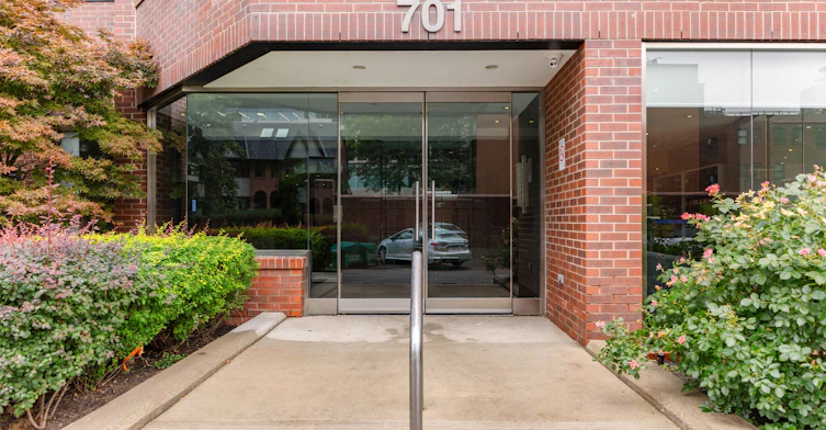 105-701 King Street, Toronto, ON, M5V 2W7 - 2