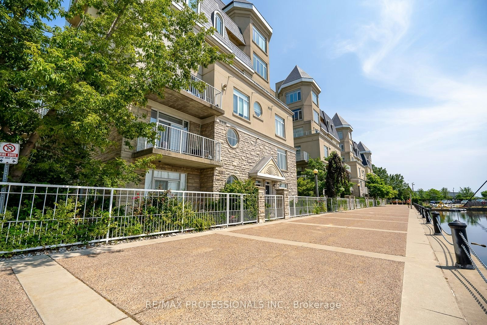 232-30 Stadium Road, Toronto, ON, M5V 3P4 - 15