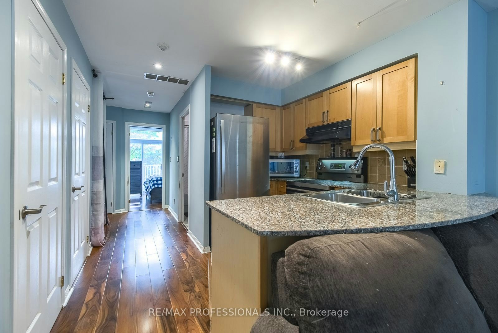 232-30 Stadium Road, Toronto, ON, M5V 3P4 - 8