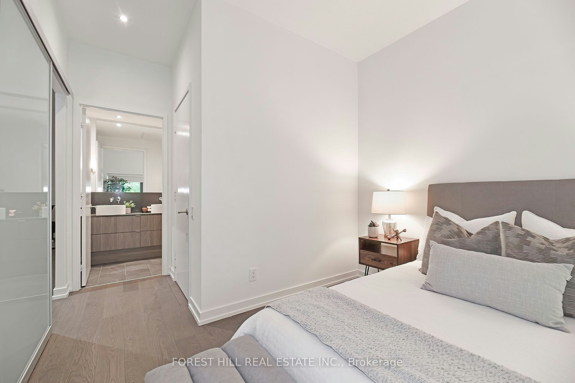102-161 Roehampton Avenue, Toronto, ON, M4P 0C8 - 16