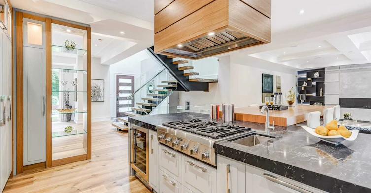 31 Timberlane Drive, Toronto, ON, M3H 1J3 - 11