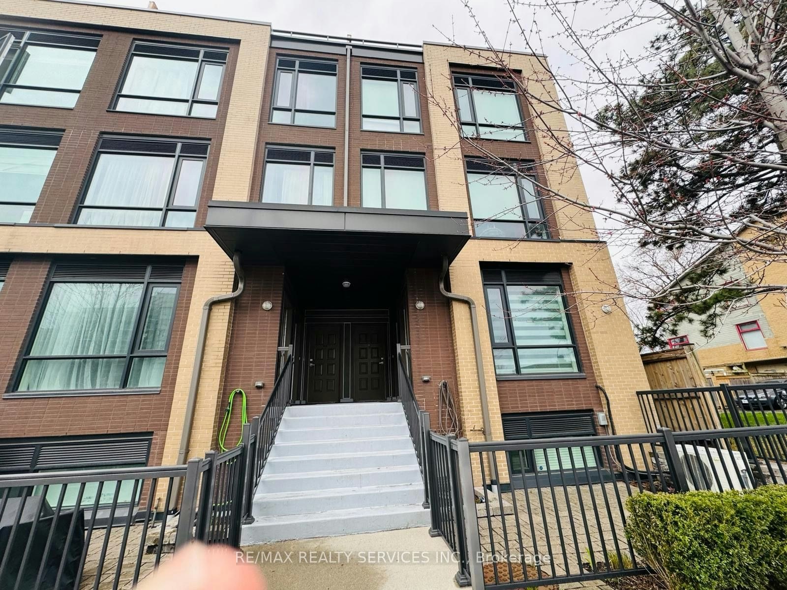 321-639 Lawrence Avenue W, Toronto, ON, M6A 1A9