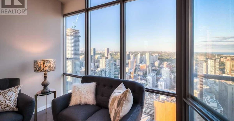 4907-832 Bay Street, Toronto, ON, M5S 1Z6 - 4