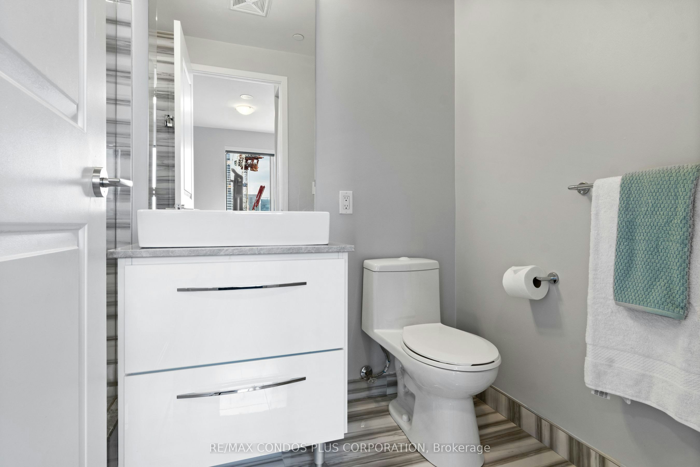 2702-1 The Esplanade N/A, Toronto, ON, M5E 0A8 - 26