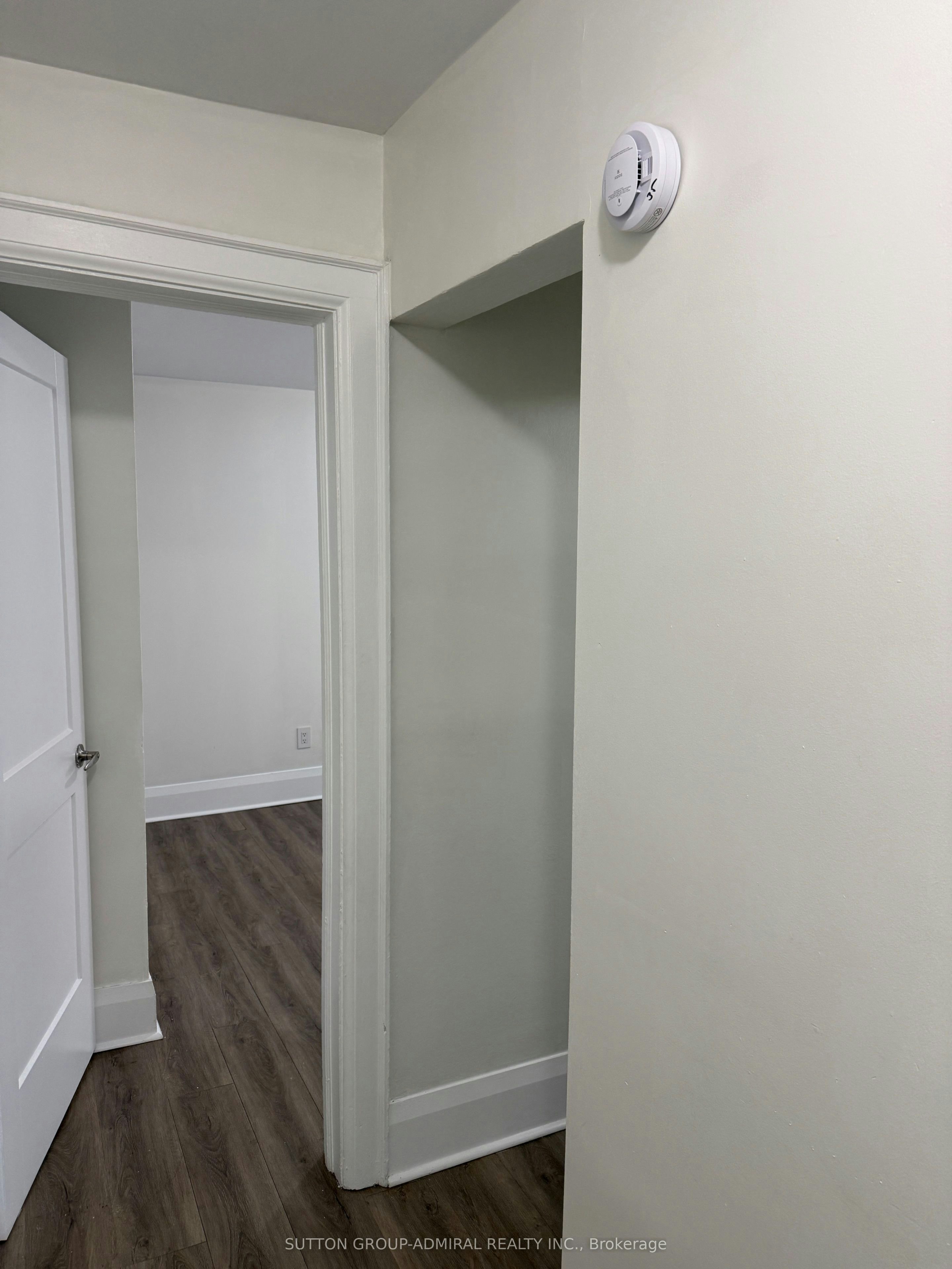 16-915 St Clair Avenue W, Toronto, ON, M6C 1C7 - 4