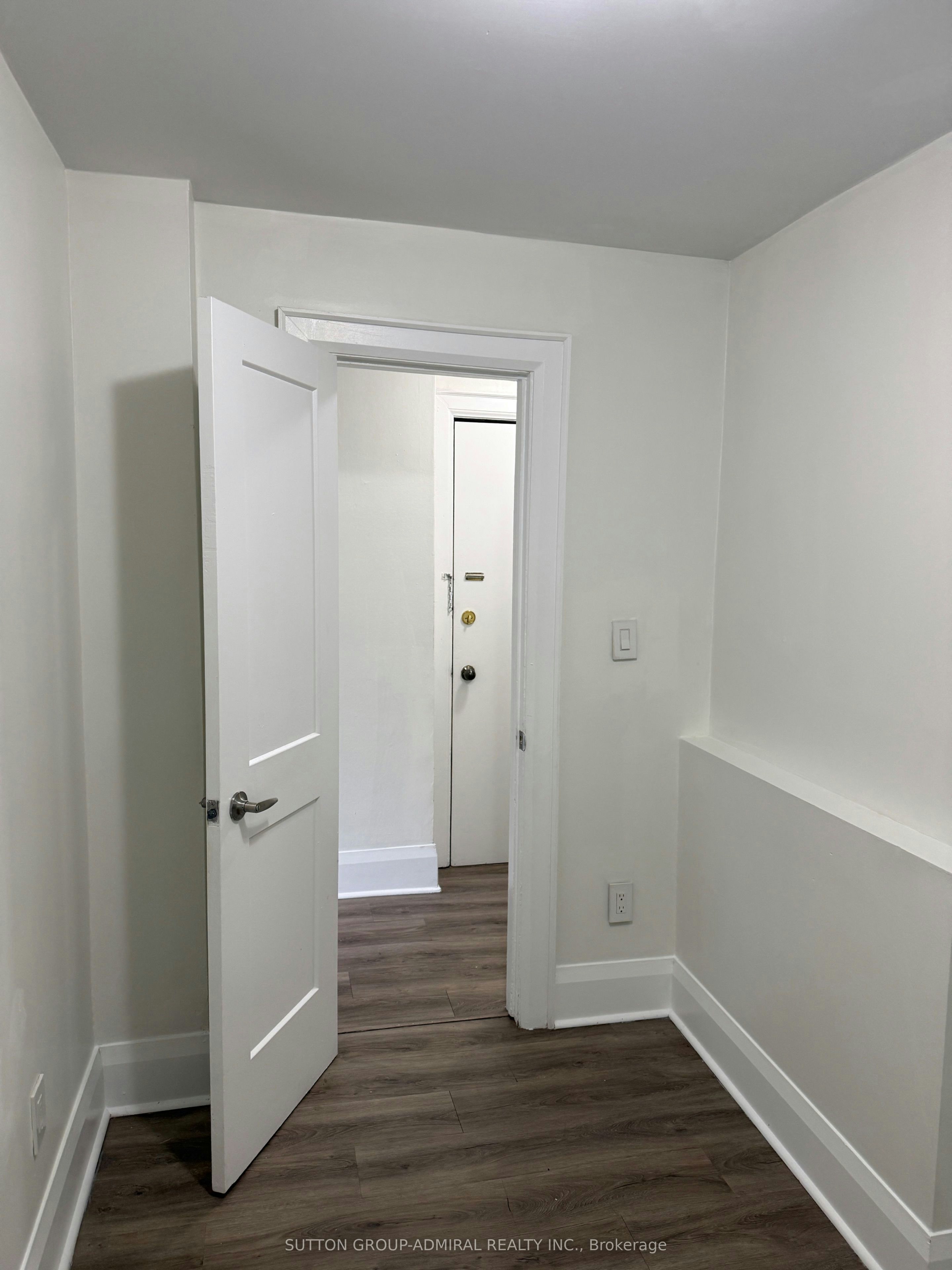 16-915 St Clair Avenue W, Toronto, ON, M6C 1C7 - 10