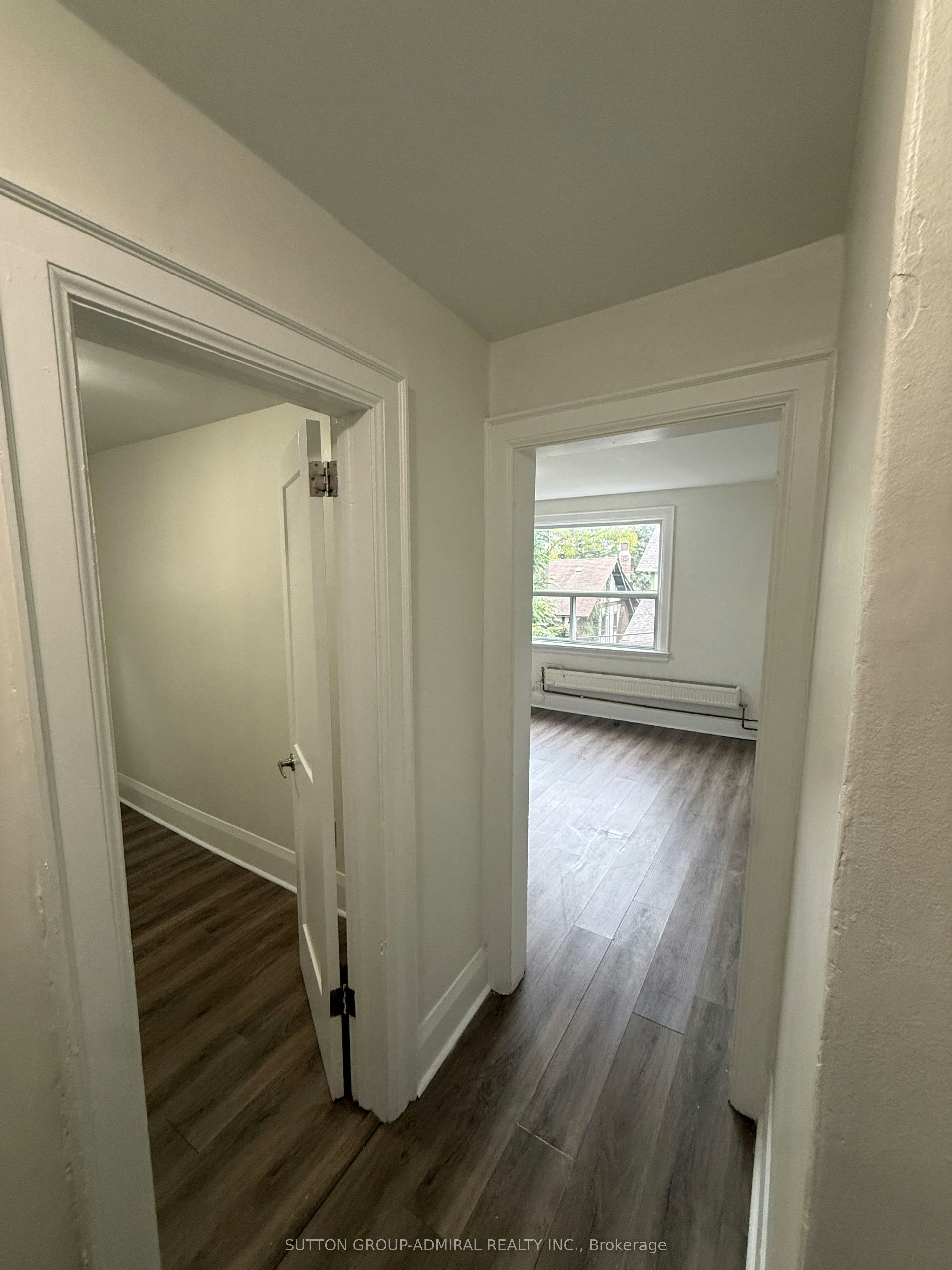 16-915 St Clair Avenue W, Toronto, ON, M6C 1C7 - 2
