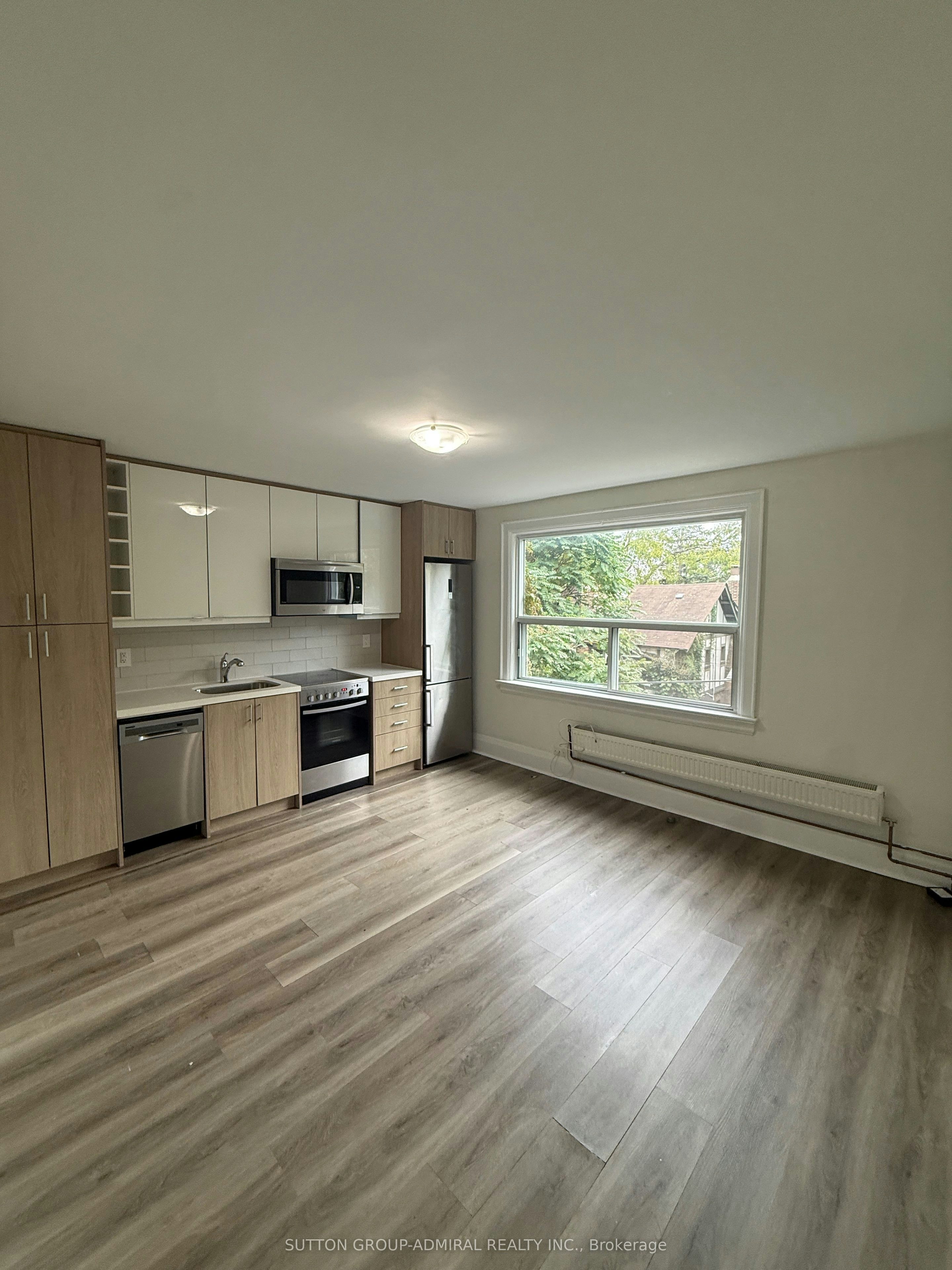 16-915 St Clair Avenue W, Toronto, ON, M6C 1C7 - 3