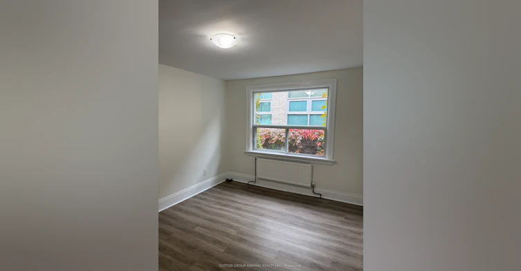 16-915 St Clair Avenue W, Toronto, ON, M6C 1C7 - 5