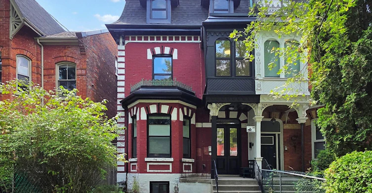 2-28 Beaconsfield Avenue, Toronto, ON, M6J 3H9