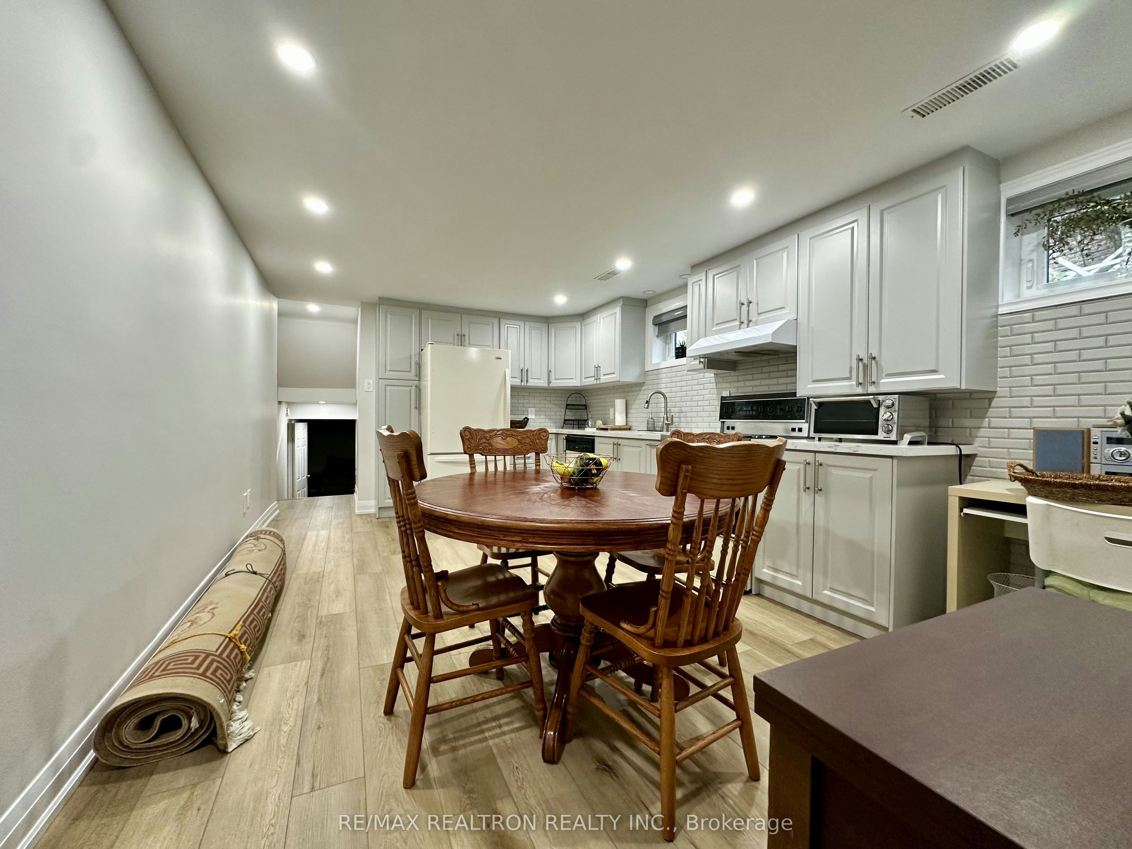 237 Shawnee Circle, Toronto, ON, M2H 2Y3 - 6