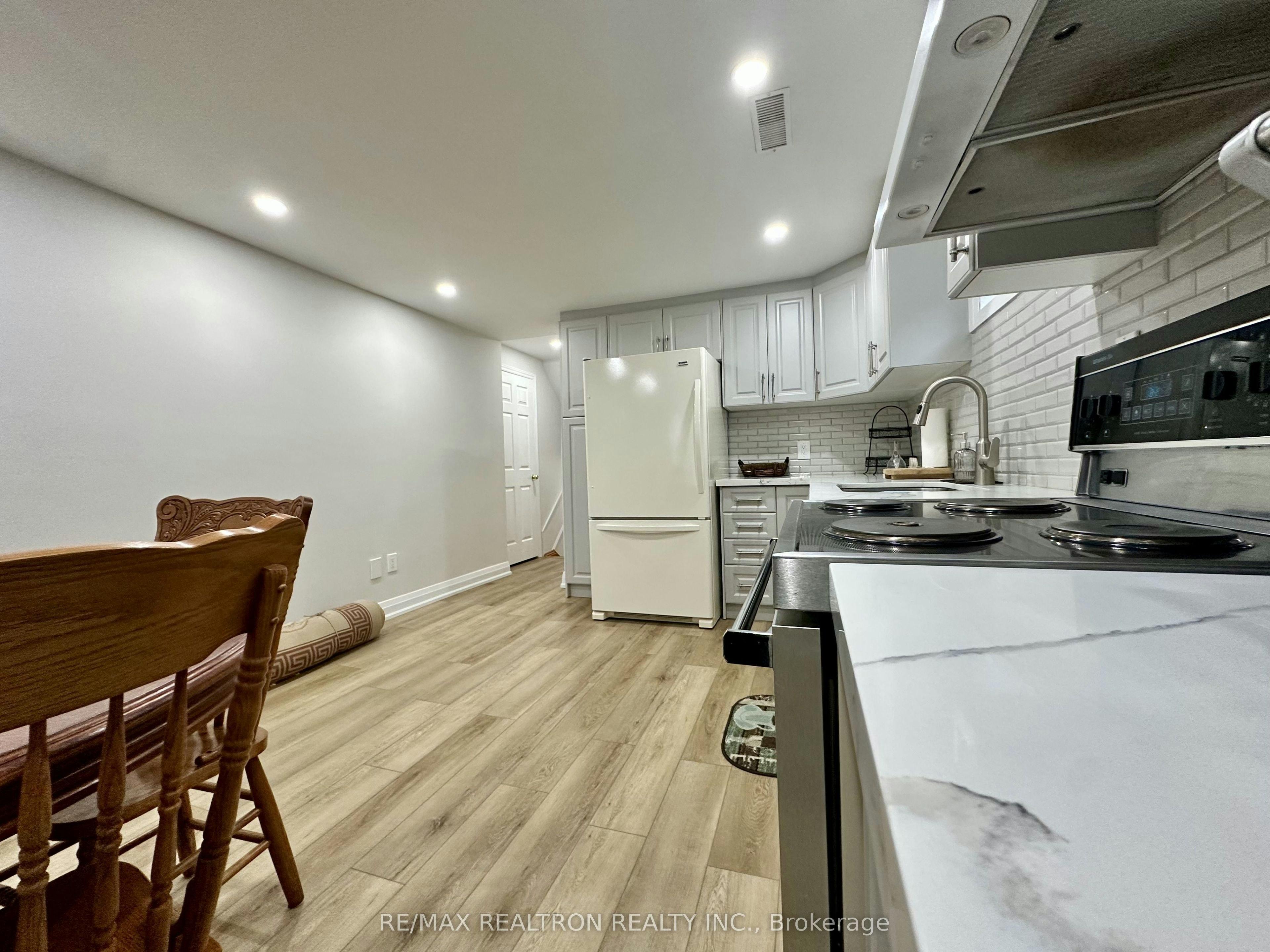 237 Shawnee Circle, Toronto, ON, M2H 2Y3 - 3