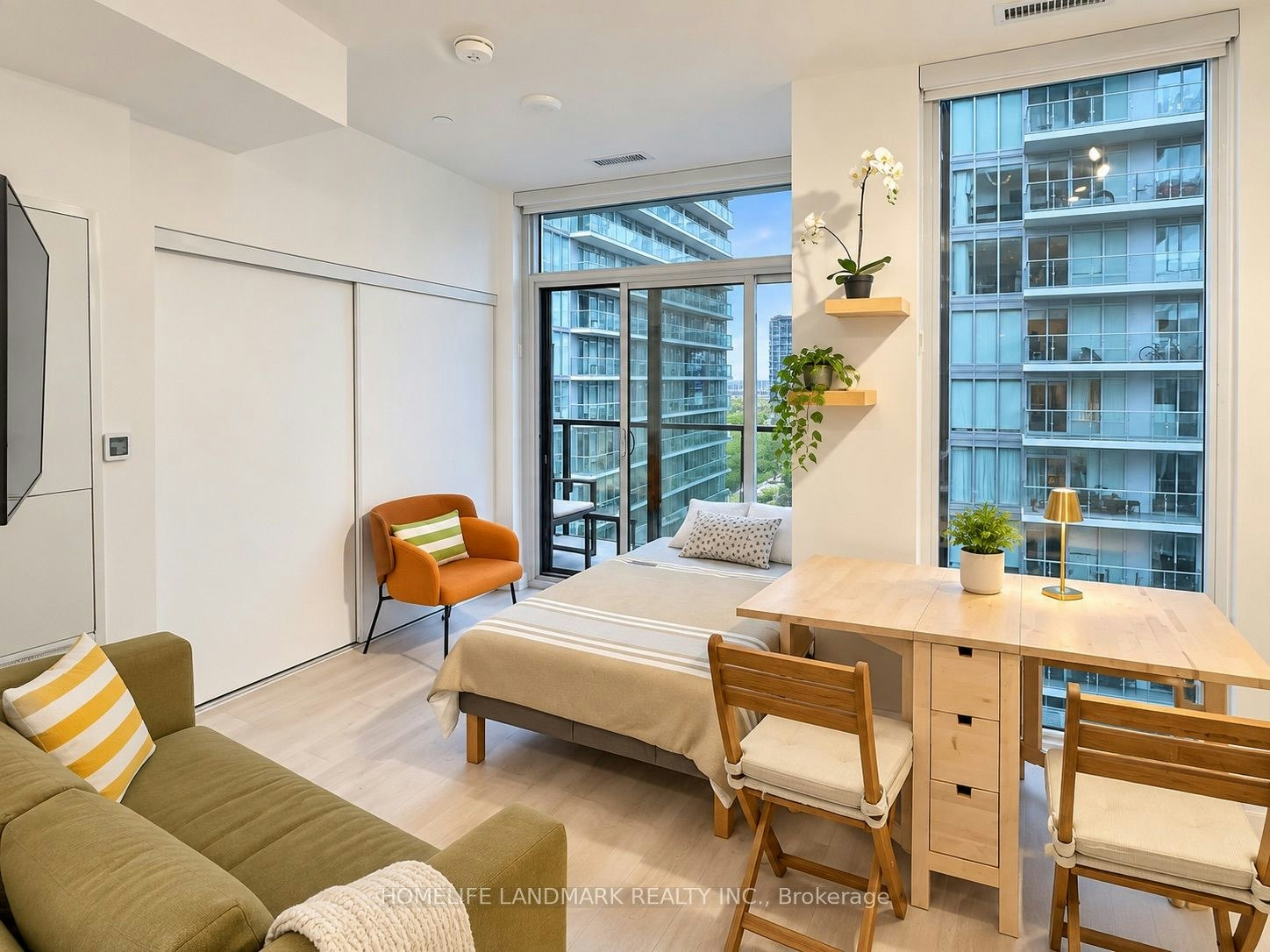 1903 NORTH TOWER-117 Broadway Avenue, Toronto, ON, M4P 1V3