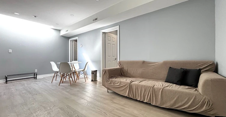 Unit 1-3229 Yonge Street, Toronto, ON, M4N 2L3 - 5