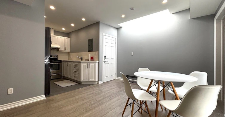 Unit 1-3229 Yonge Street, Toronto, ON, M4N 2L3 - 6