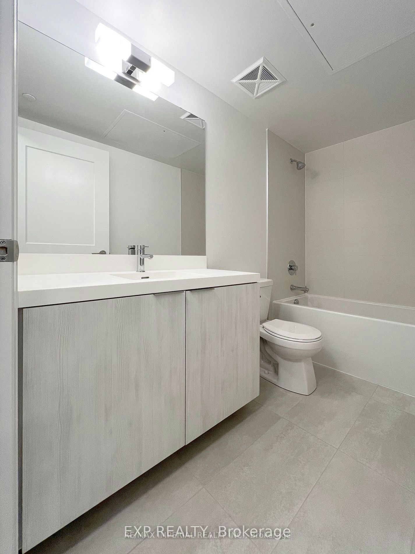 4521-28 Widmer Street, Toronto, ON, M5V 0T2 - 13
