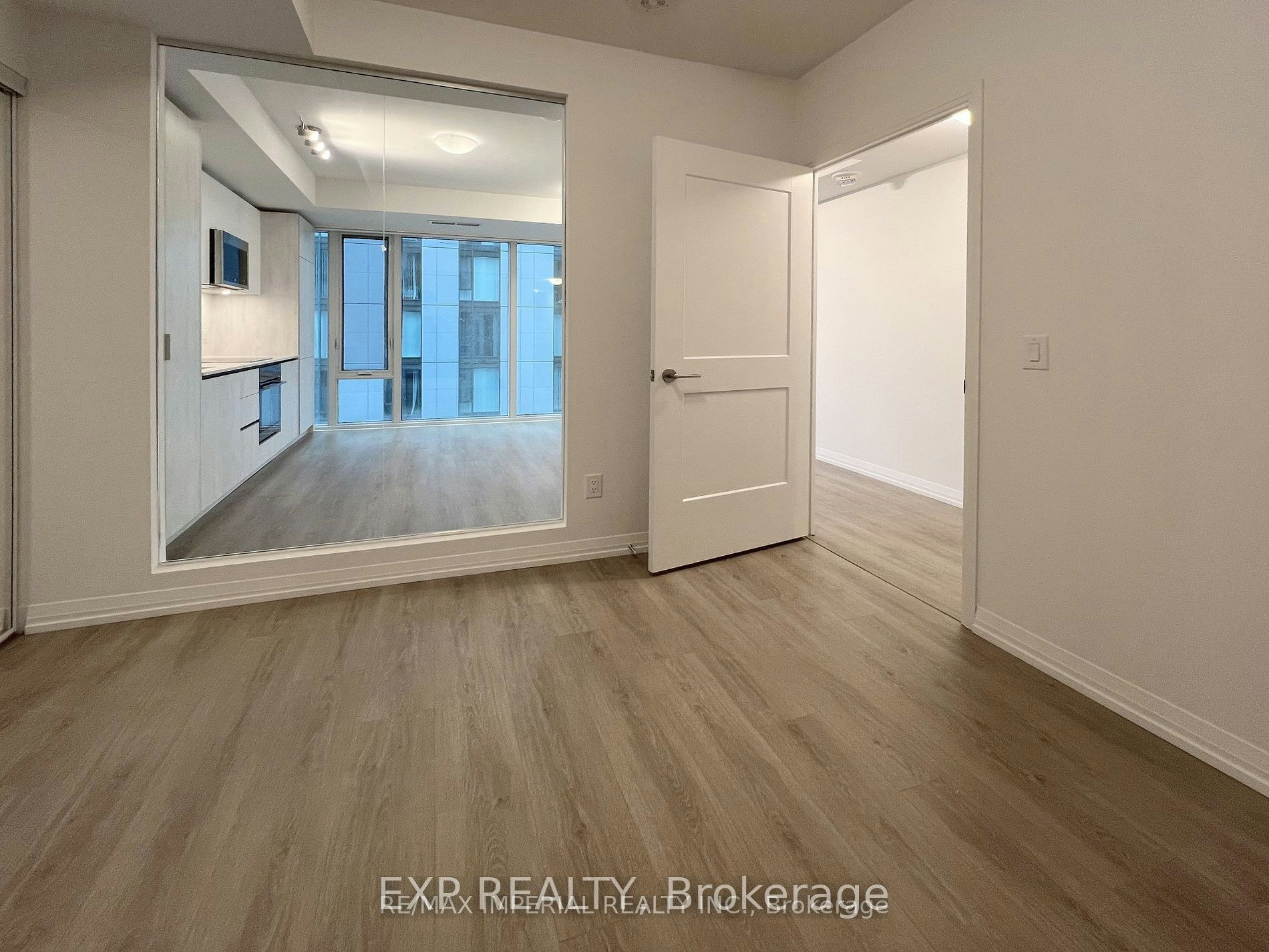 4521-28 Widmer Street, Toronto, ON, M5V 0T2 - 12