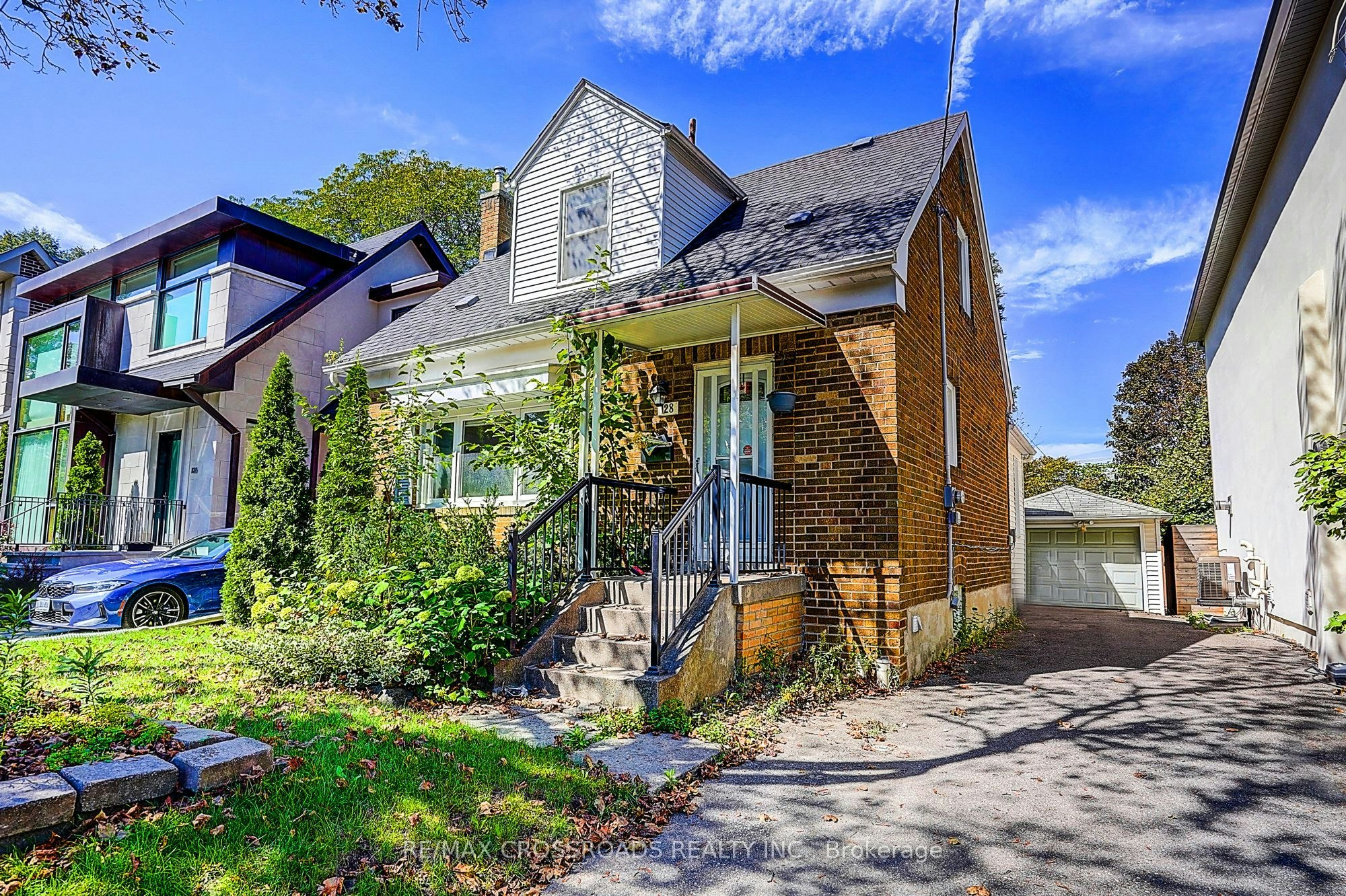 128 Leacrest Road, Toronto, ON, M4G 1E8