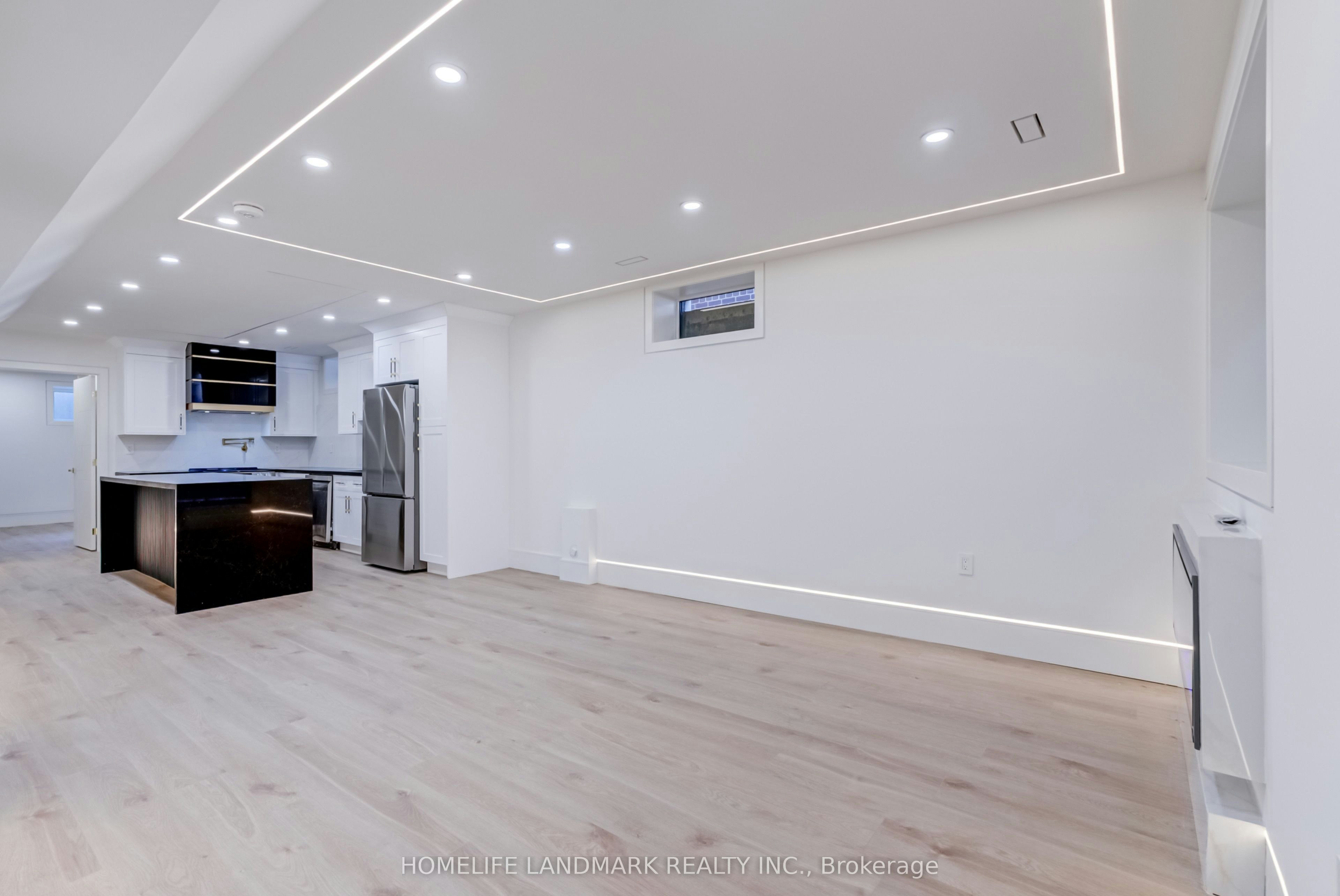 The Bellagio-23 Coulson Avenue, Toronto, ON, M4V 1Y3 - 4