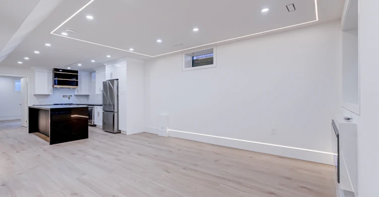 The Bellagio-23 Coulson Avenue, Toronto, ON, M4V 1Y3 - 4