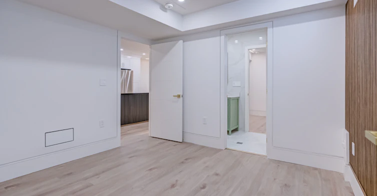 The Bellagio-23 Coulson Avenue, Toronto, ON, M4V 1Y3 - 19
