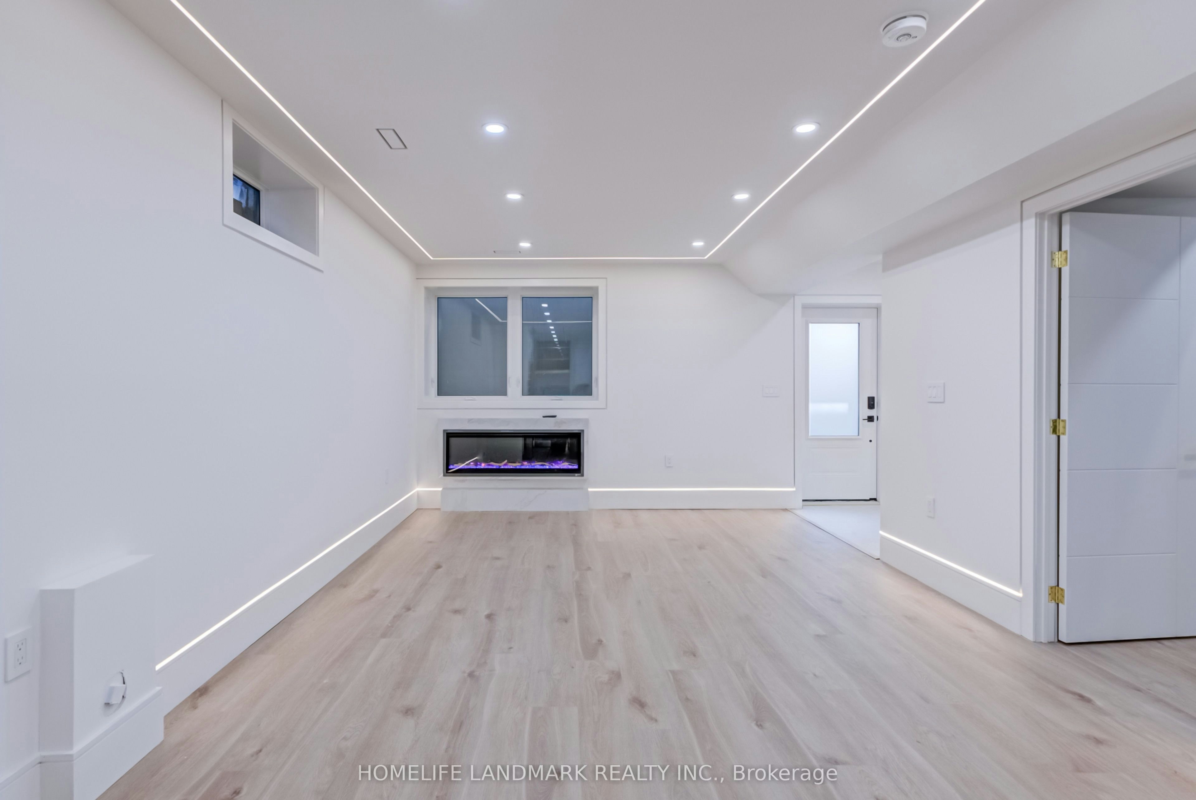 The Bellagio-23 Coulson Avenue, Toronto, ON, M4V 1Y3 - 6