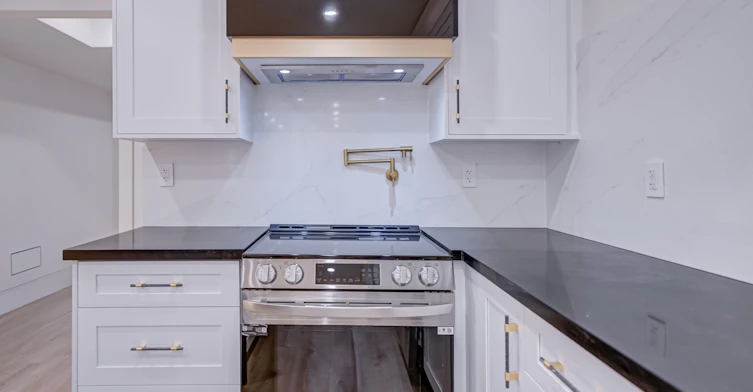 The Bellagio-23 Coulson Avenue, Toronto, ON, M4V 1Y3 - 8