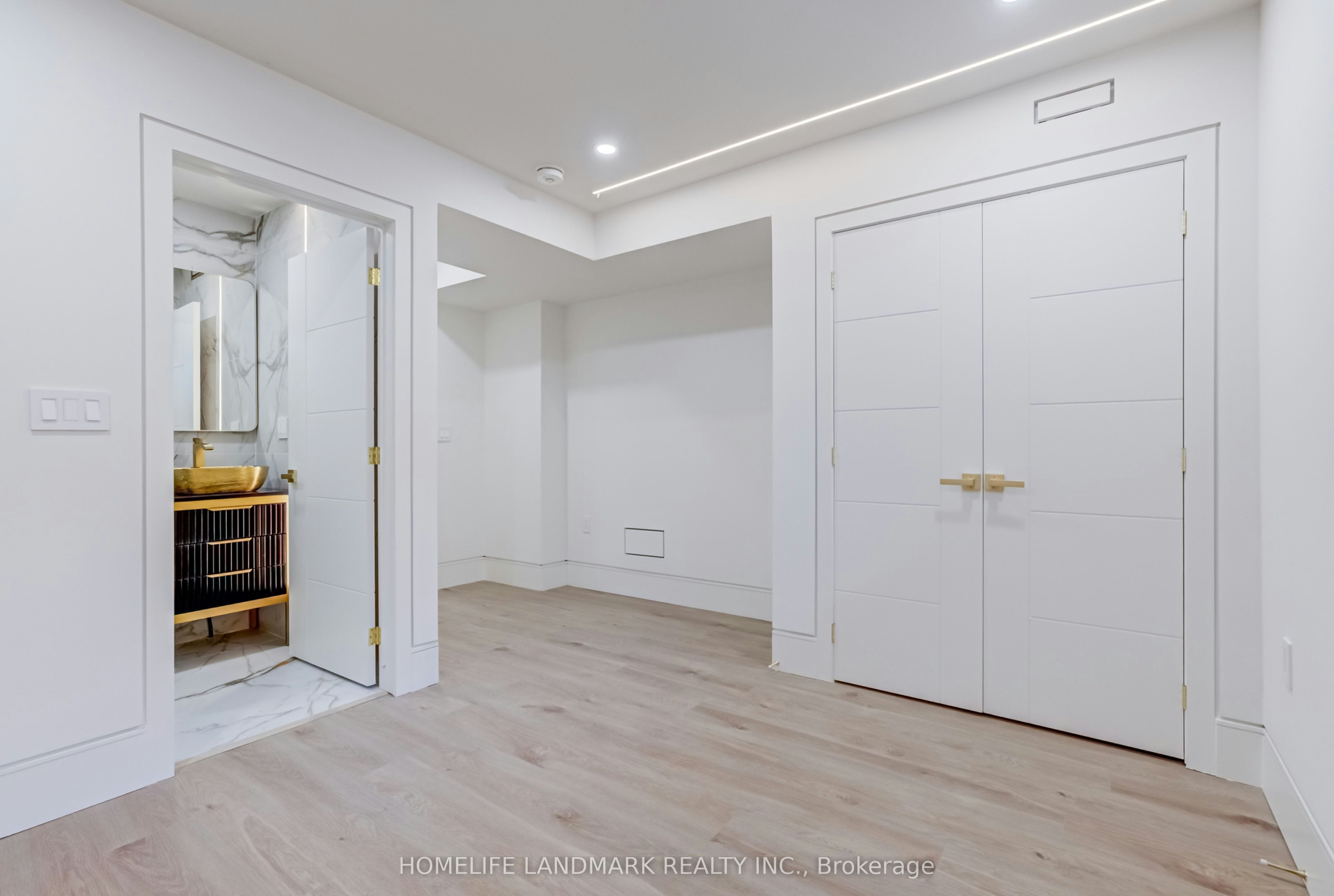 The Bellagio-23 Coulson Avenue, Toronto, ON, M4V 1Y3 - 13
