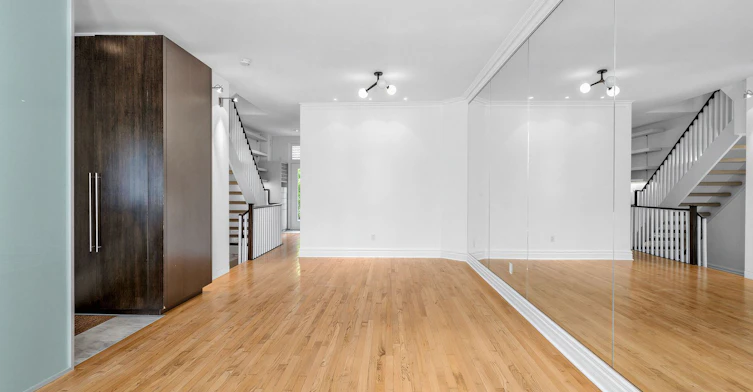 26 Marlborough Avenue, Toronto, ON, M5R 1X6 - 7