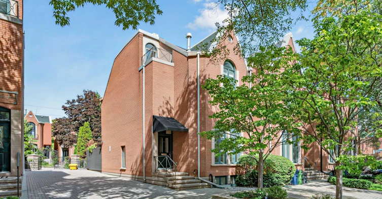 26 Marlborough Avenue, Toronto, ON, M5R 1X6 - 2
