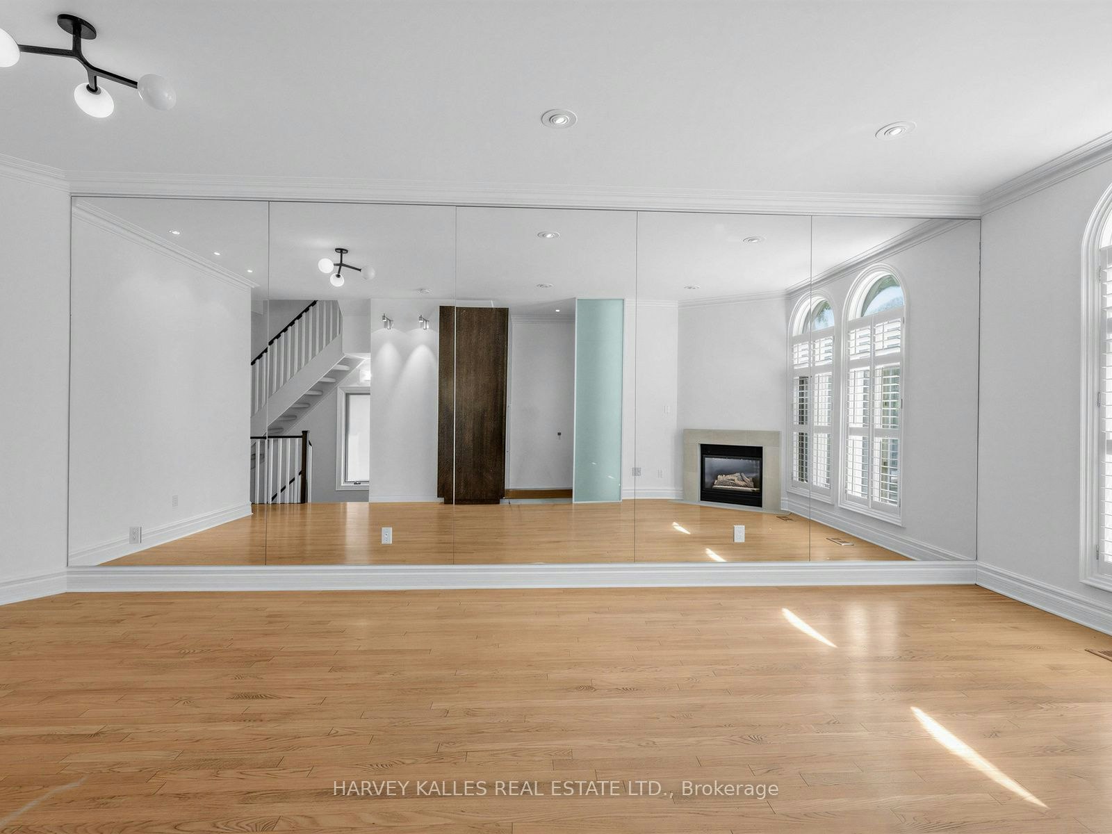 26 Marlborough Avenue, Toronto, ON, M5R 1X6 - 9