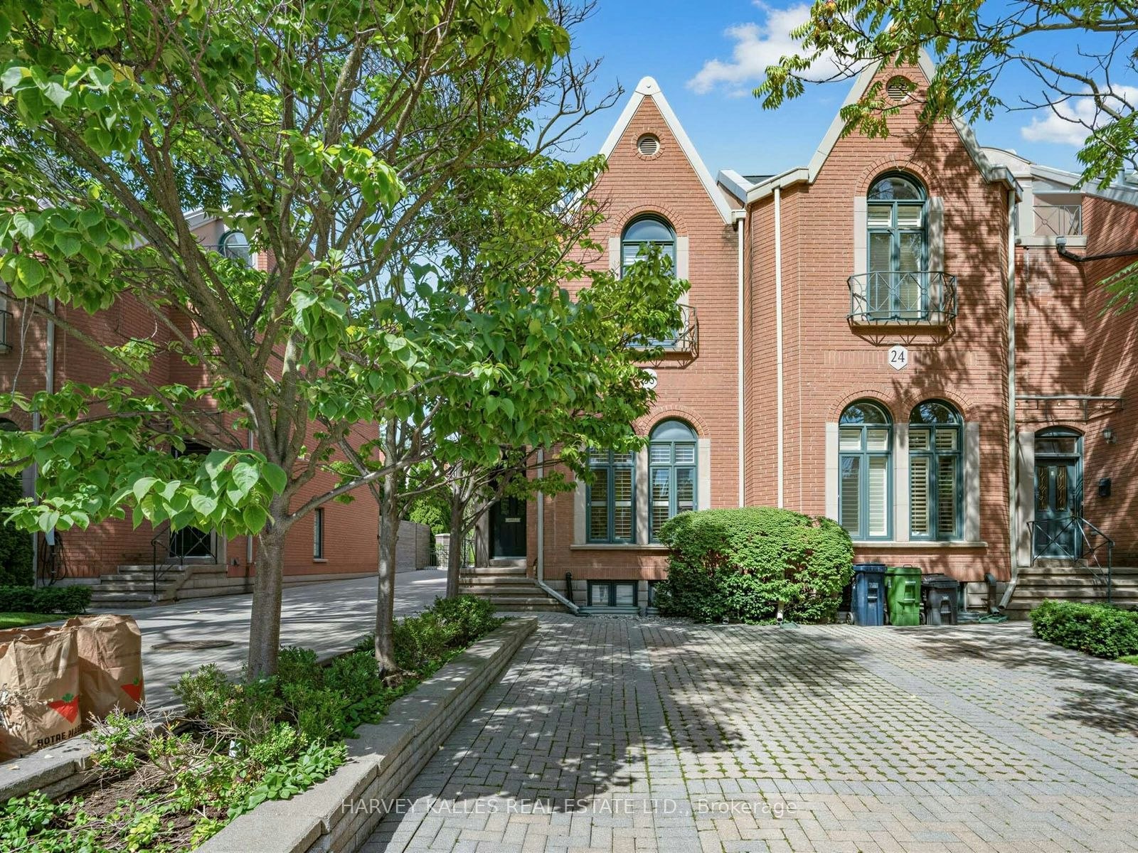 26 Marlborough Avenue, Toronto, ON, M5R 1X6
