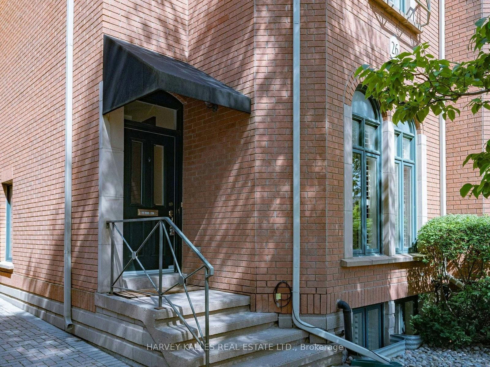 26 Marlborough Avenue, Toronto, ON, M5R 1X6 - 3