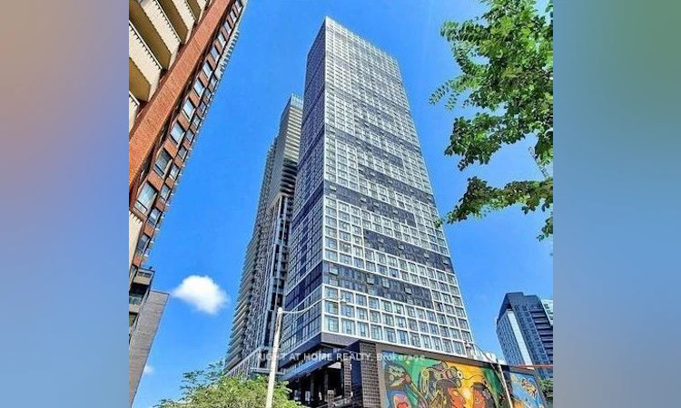 1612-181 Dundas Street E