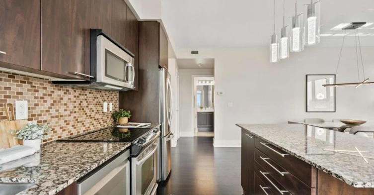 1814-70 Roehampton Avenue, Toronto, ON, M4P 1R2 - 11