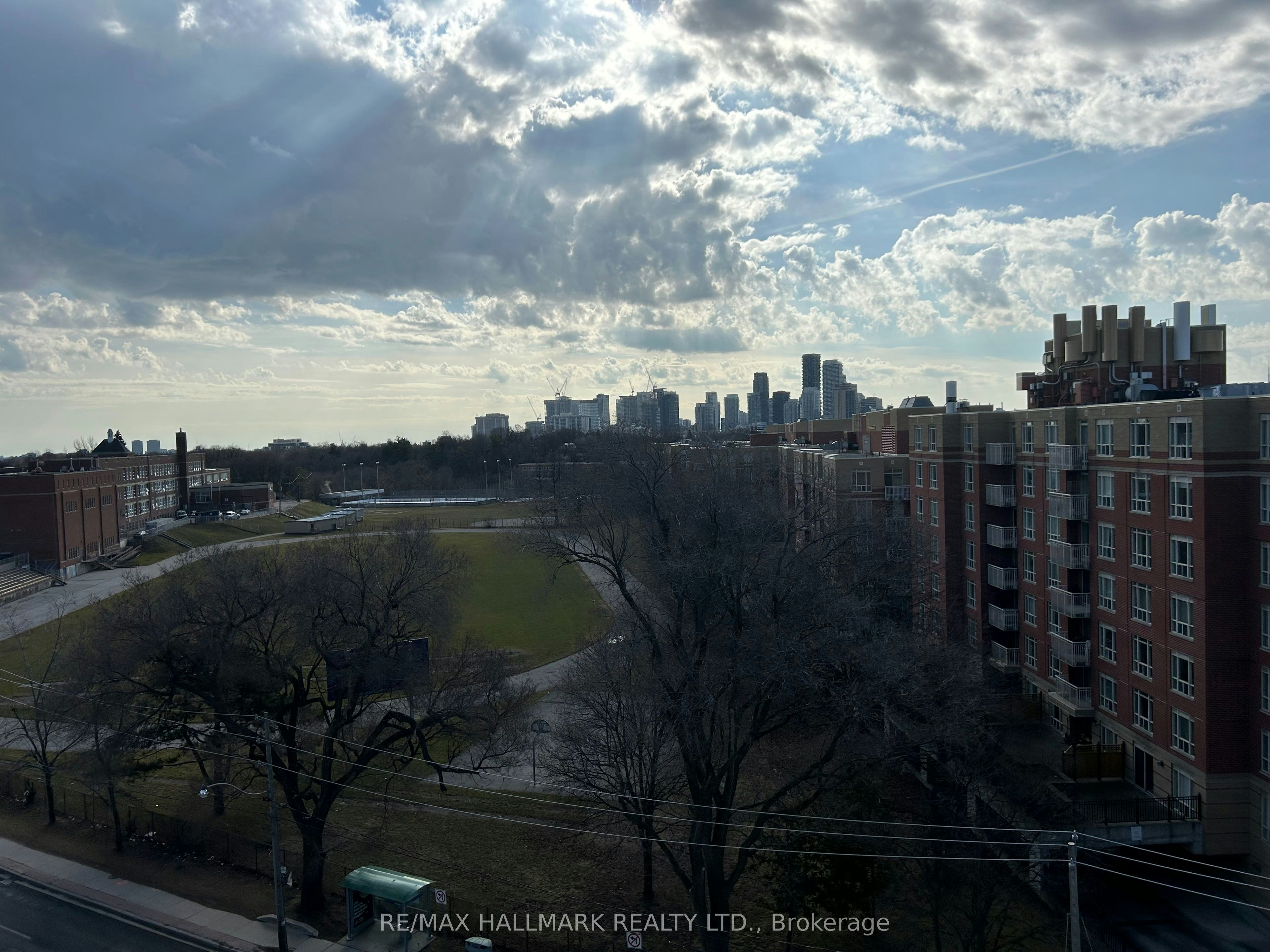 715-250 Lawrence Avenue, Toronto, ON, M5M 1B2 - 15