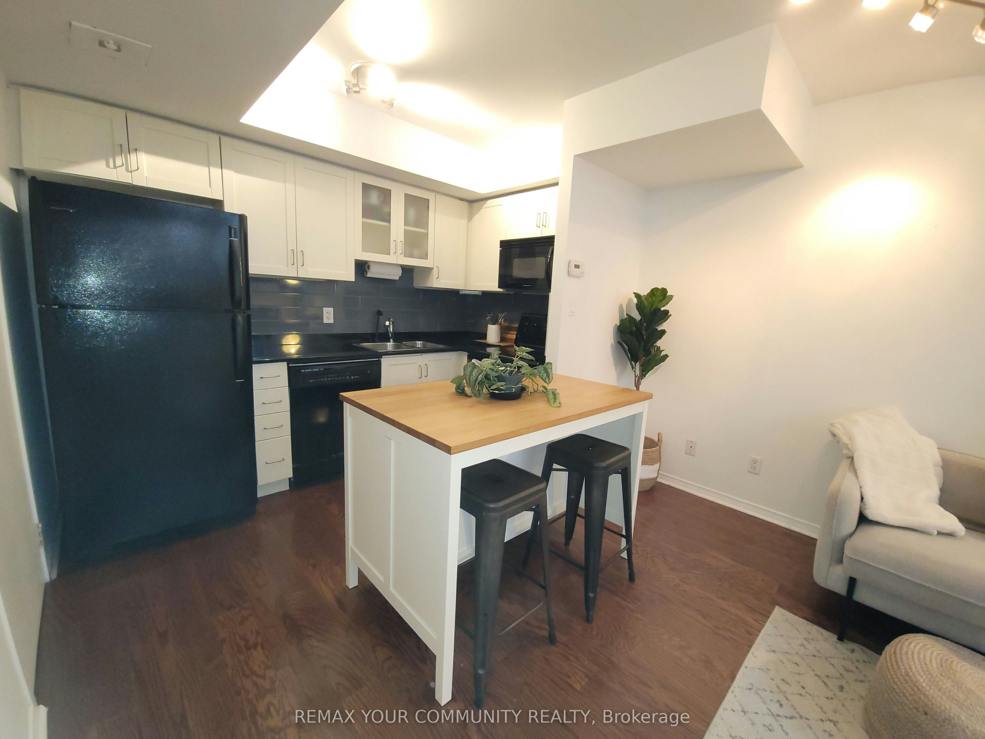 732-42 Western Battery Road, Toronto, ON, M6K 3P1 - 4