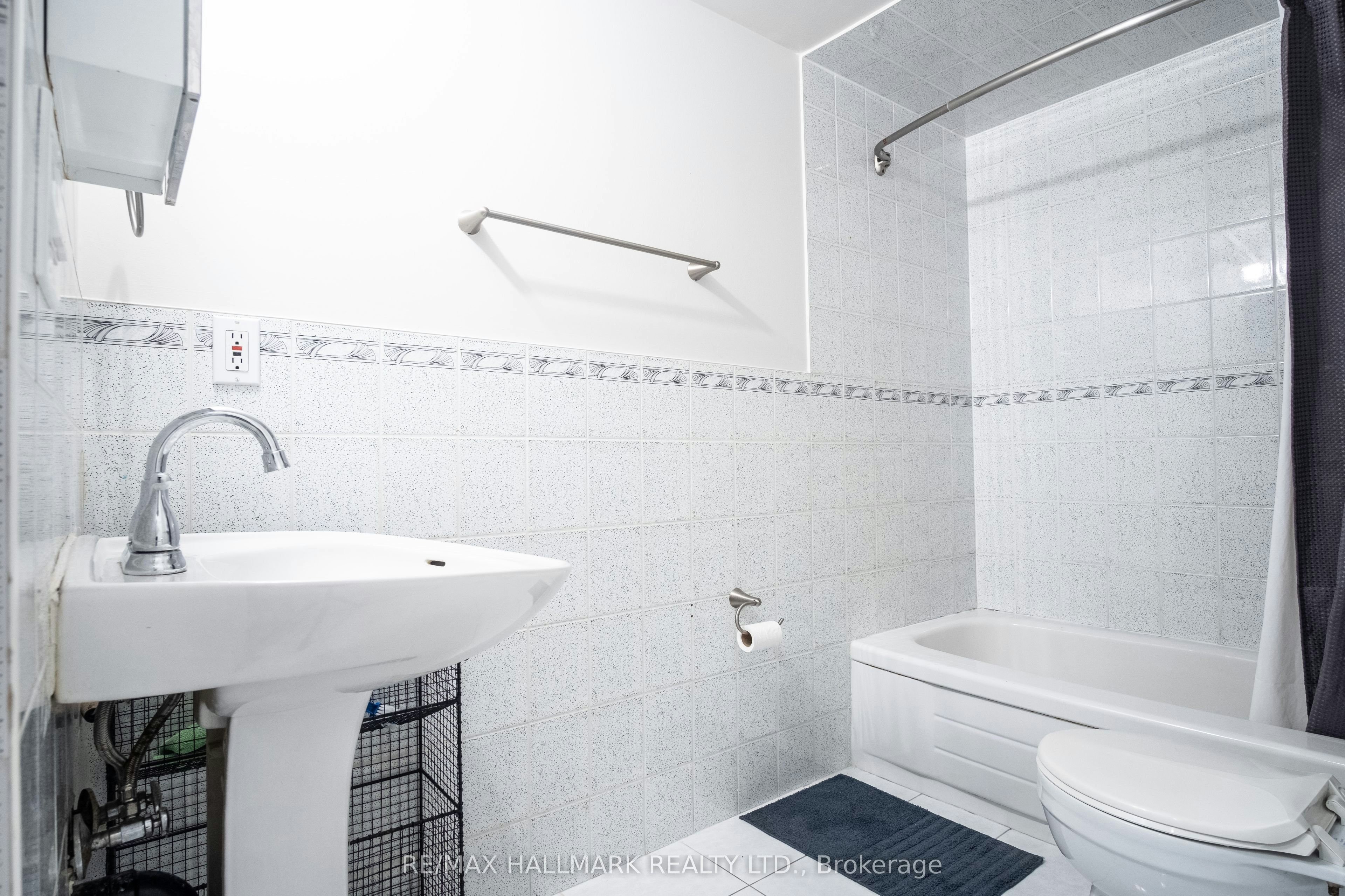 Basement-116 Regina Avenue, Toronto, ON, M6A 1R7 - 18