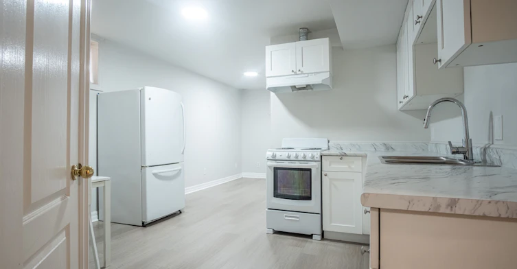 Basement-116 Regina Avenue, Toronto, ON, M6A 1R7 - 10