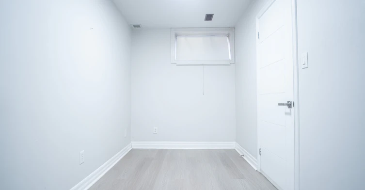 Basement-116 Regina Avenue, Toronto, ON, M6A 1R7 - 4