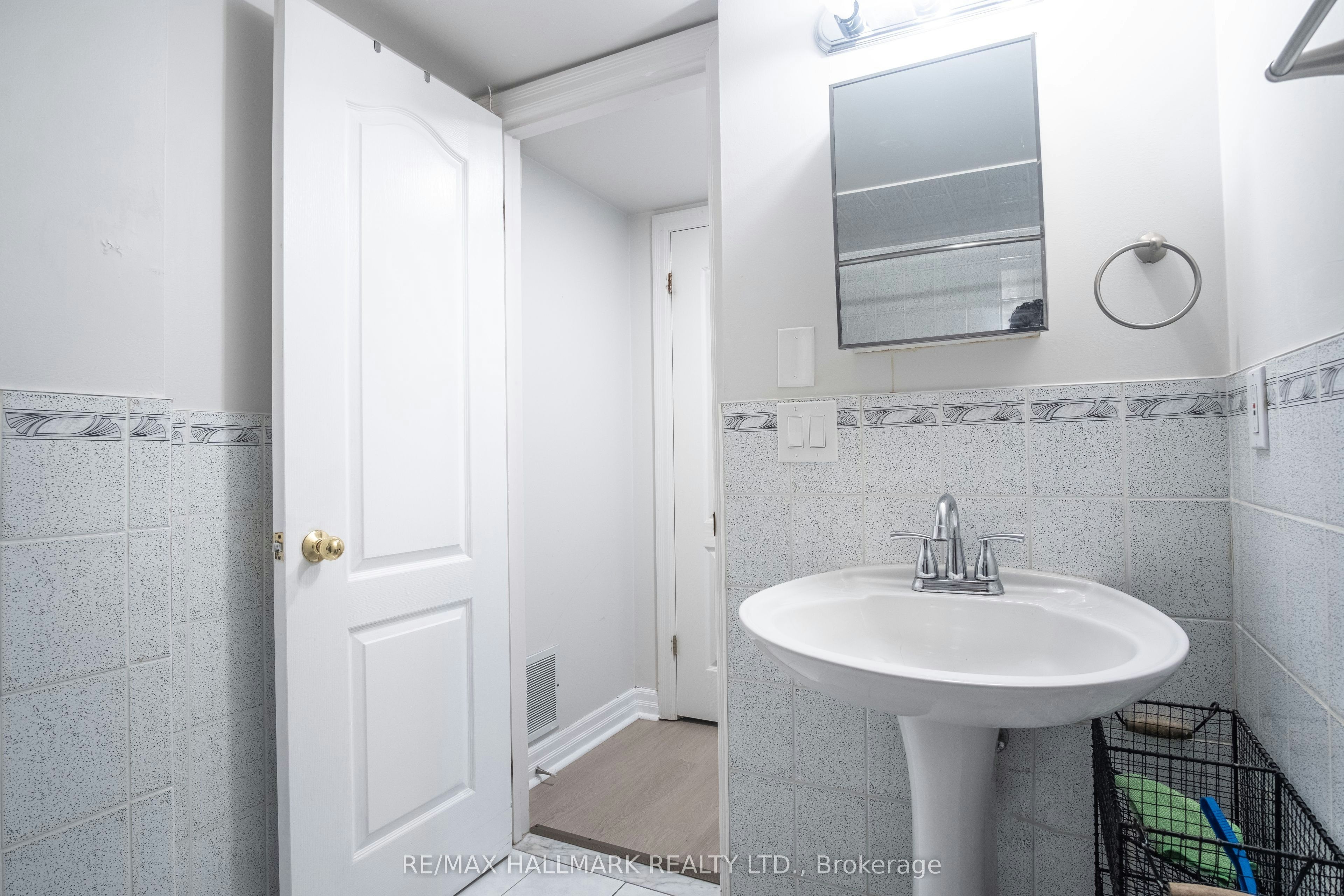 Basement-116 Regina Avenue, Toronto, ON, M6A 1R7 - 17