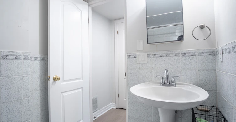Basement-116 Regina Avenue, Toronto, ON, M6A 1R7 - 17