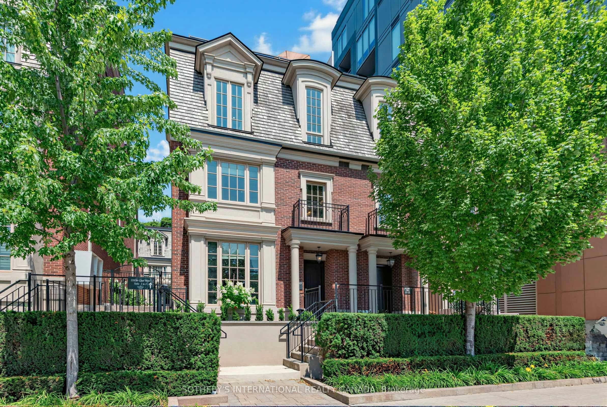 TH1-288 St Clair Avenue W, Toronto, ON, M4V 1S3