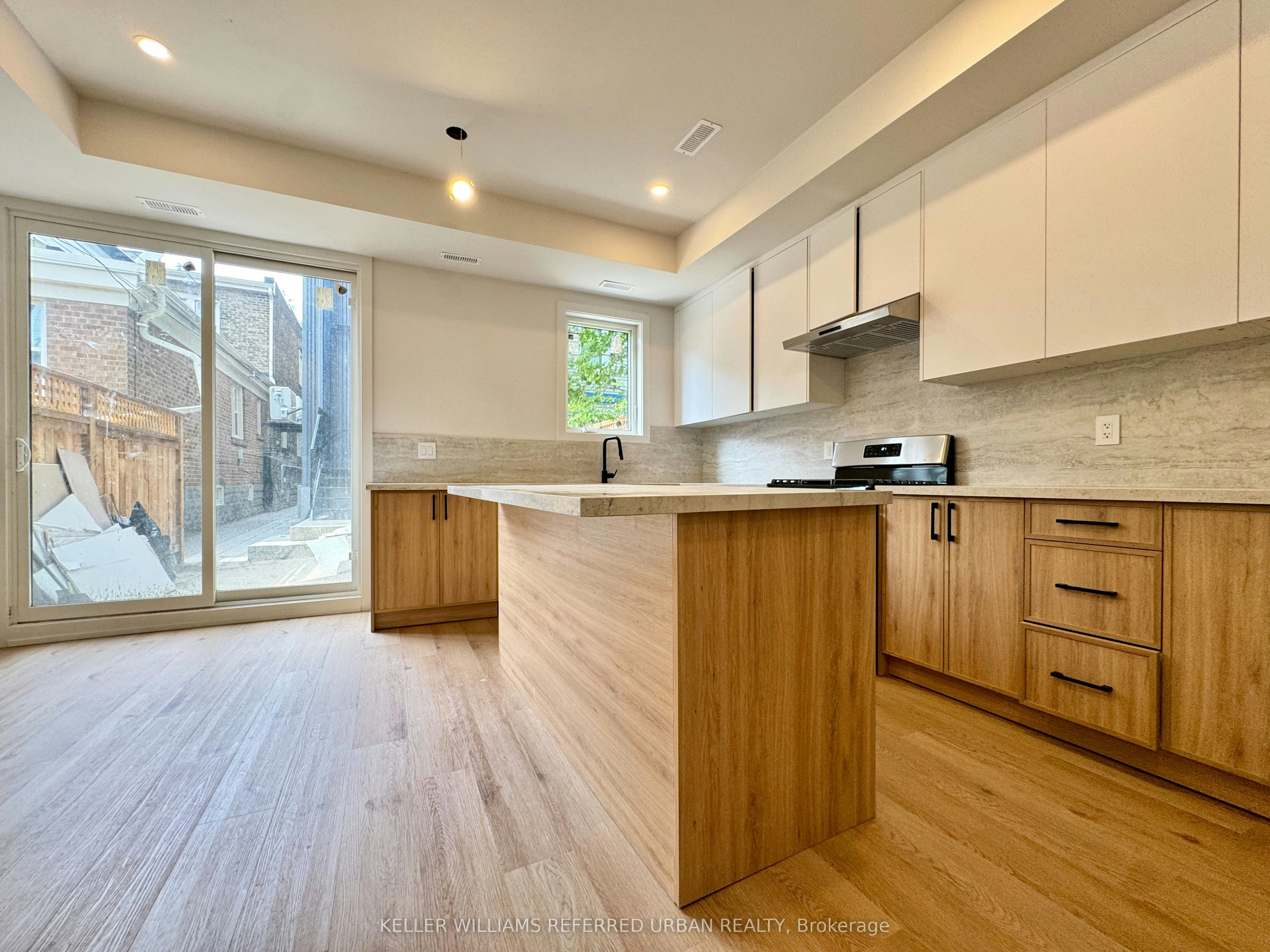 Laneway-269 Brunswick Avenue, Toronto, ON, M5S 2M6 - 2